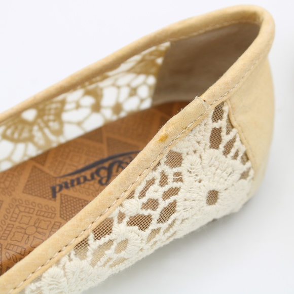 Lucky Brand Elisabeta Crochet Creme Ballet Flats - Picture 8 of 8